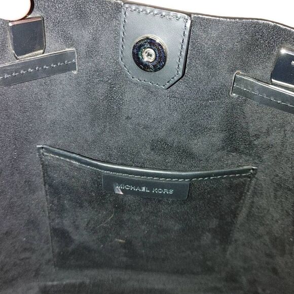 Michael Kors Women's Bag Bucket Blakely Black Leather shoulder/Crossbody Bag - Picture 8 of 12